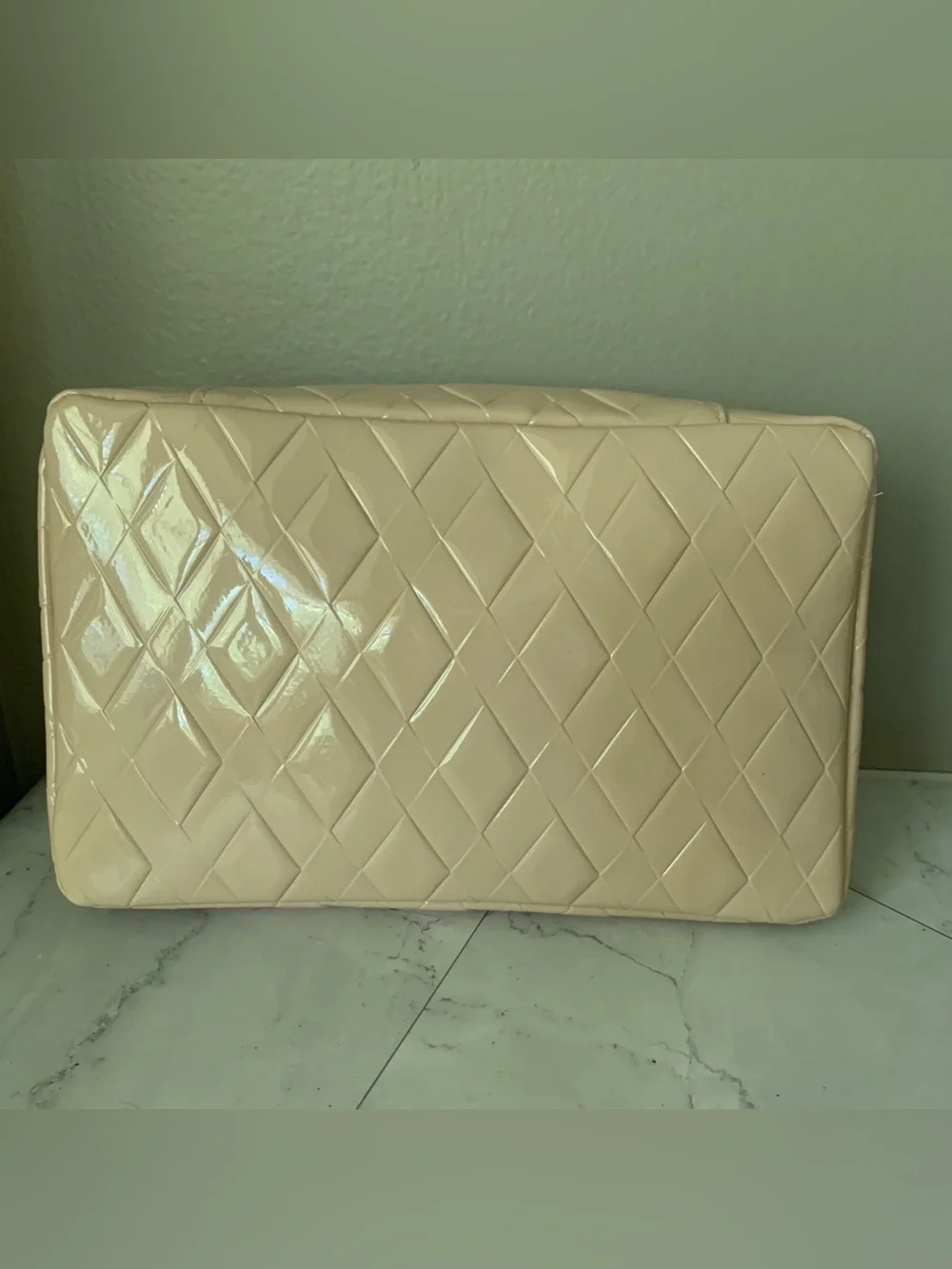 M·A·C Beige Quilted Plastic Makeup Bag with Zipper Cosmetic Case Organizer.